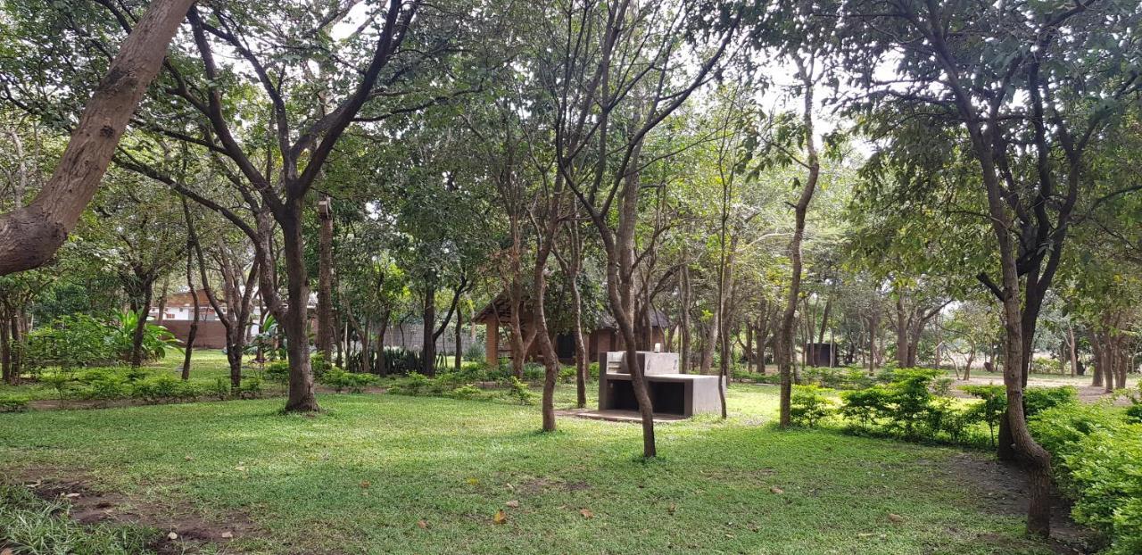 Barefoot Lodge And Safaris - Malawi 利隆圭 外观 照片
