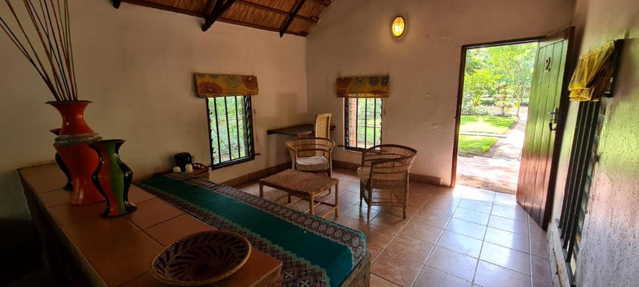 Barefoot Lodge And Safaris - Malawi 利隆圭 外观 照片